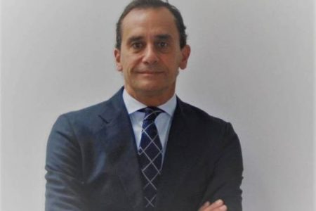 Salvador Morales: «La voz de la sociedad científica debe estar por encima de las decisiones políticas»