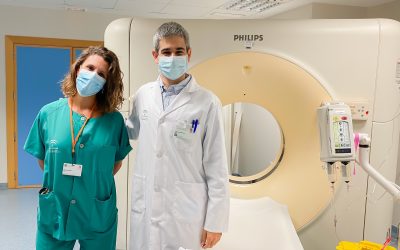 Radiólogos y cirujanos del Virgen del Rocío demuestran que el TC de tórax puede servir para descartar la COVID19