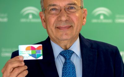 El Dr. Perez Bernal, premiado con la bandera de Andalucía