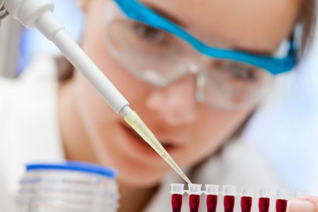 Cerca de 500 artículos en los últimos cinco años firmados por investigadoras de la Escuela Andaluza de Salud Pública