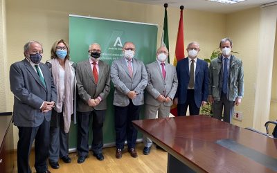 El SAS y el CACM firman un convenio para impulsar la participación de médicos voluntarios en la vacunación