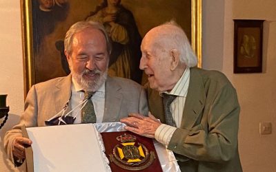 El Colegio de Médicos de Sevilla homenajea al Dr. Jacinto Maqueda, decano de los médicos hispalenses