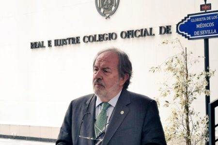 Una medicina privada en serio peligro de extinción