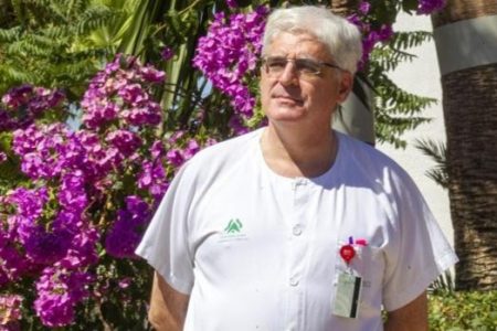 “El código deontológico en vigor de los médicos prohíbe la eutanasia”