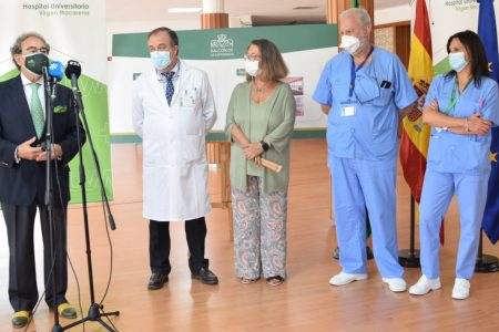 El Colegio de Médicos de Sevilla dona una subvención de 3.000 euros al ‘Balcón de la Esperanza’ del Hospital Universitario Macarena