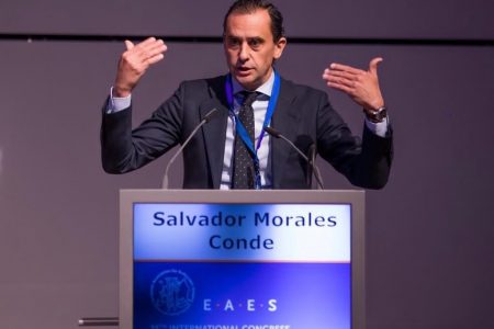 El Dr. Salvador Morales Conde, nuevo presidente de la Asociación Europea de Cirugía Endoscópica