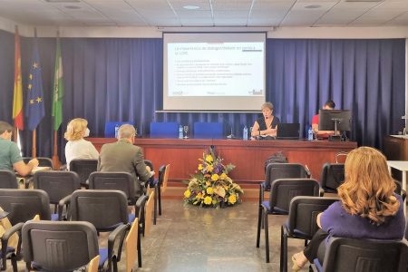 El Colegio de Médicos de Sevilla reúne a profesionales para abordar diferentes aspectos de la Ley de la Eutanasia
