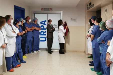 El Hospital de Valme dedica un homenaje póstumo al que fuera jefe de sección de Anestesiología, Dr. Fernando Caba, fallecido durante la pandemia