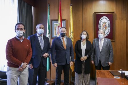La Junta presenta al Colegio de Médicos de Sevilla los presupuestos de la provincia en materia de Sanidad para 2022