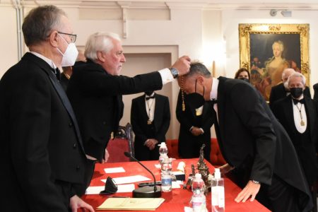 El ginecólogo sevillano Enrique Poblador toma posesión como Académico de Número de la RAMSE