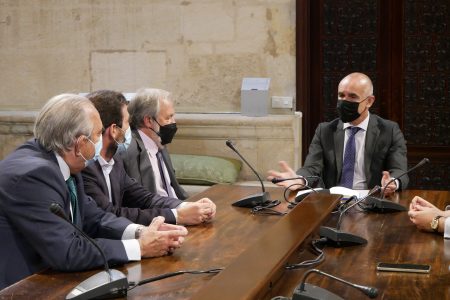 Nueva visita institucional del RICOMS al alcalde de Sevilla