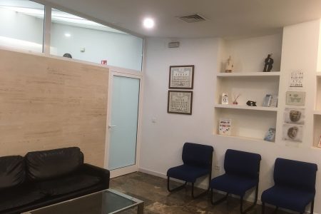 Se vende local para Policlínica Médica en Montequinto