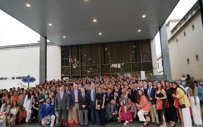 El Colegio de Médicos recibe a los nuevos graduados en Medicina