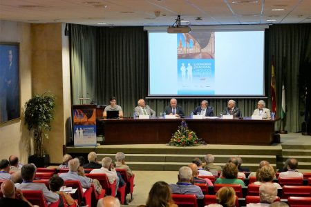Sevilla reúne a médicos jubilados dispuestos a seguir aportando su conocimiento y profesionalidad a la sociedad