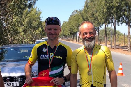 El Dr. David León destaca en las pruebas de ciclismo de los Medigames