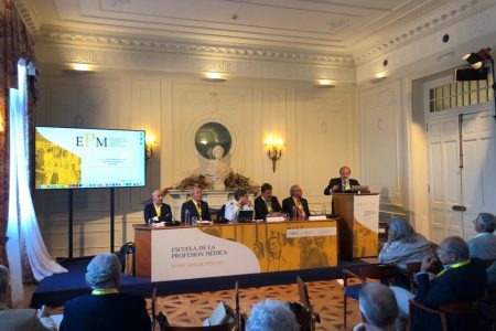La Escuela de la Profesión Médica arranca en Santander para analizar la situación real de la profesión médica desde el ámbito científico y formativo
