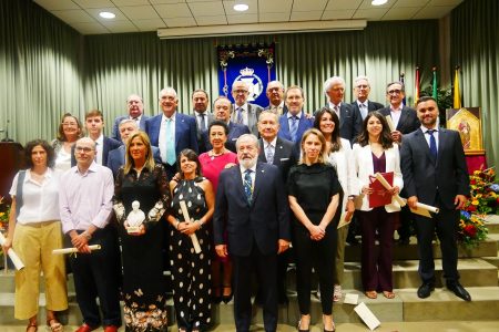 El Colegio de Médicos recupera la tradicional celebración de San Lucas destacando la importancia de la investigación médica-científica