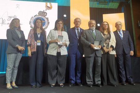 La profesión médica rinde un homenaje a los 125 compañeros fallecidos en la pandemia de COVID-19