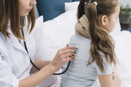 El Colegio de Médicos de Sevilla se adhiere a la Asociación Andaluza de Pediatría de Atención Primaria (AndAPap) en su denuncia contra el proyecto de Ley de Atención Temprana de Andalucía