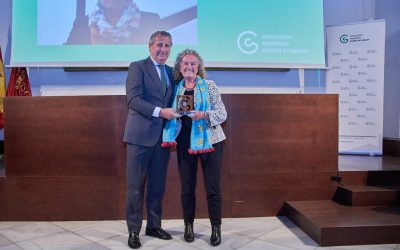 Reconocimiento a la Dra. Casas en los Premios Contra el Cáncer 2023