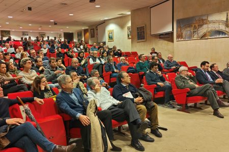 El Colegio de Médicos de Sevilla asesora jurídicamente la creación de asociaciones para solicitar unas reclamaciones comunes ante el abuso de las aseguradoras sanitarias