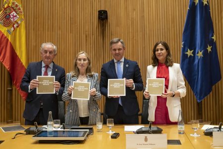 El nuevo Código de Deontología Médica es el mayor compromiso de la profesión con la sociedad y los pacientes