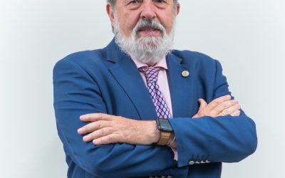 Alfonso Carmona seguirá al frente del Colegio de Médicos: «Aún me quedan cosas por hacer en este proyecto»