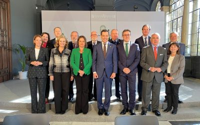 El presidente de la Junta de Andalucía recibe al Consejo Andaluz de Colegios de Médicos
