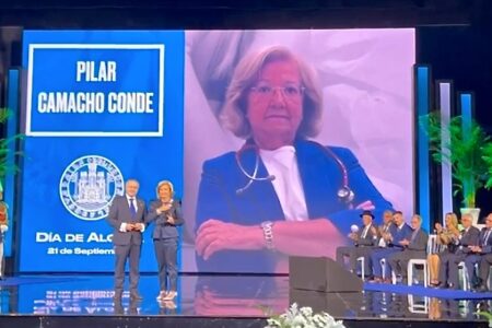 Reconocimiento de la ciudad de Alcalá de Guadaíra a la pediatra Pilar Camacho