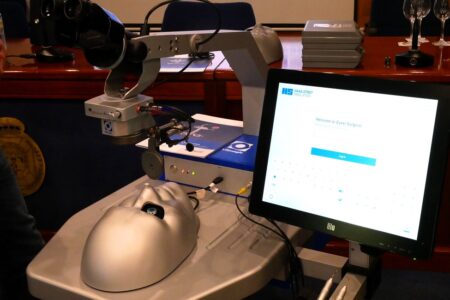 Presentación y demostración de Medical Simulator para Oftalmología