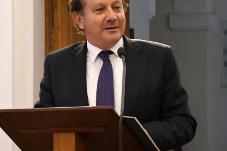 El Dr. José María Domínguez Roldán ingresa en la Real Academia de Medicina y Cirugía de Sevilla