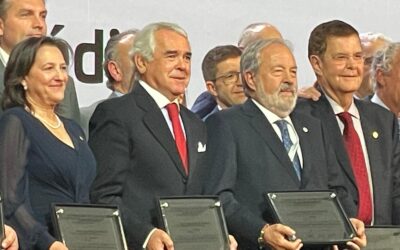 Reconocimiento al Colegio de Médicos de Sevilla por sus 120 años de historia
