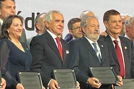 Reconocimiento al Colegio de Médicos de Sevilla por sus 120 años de historia