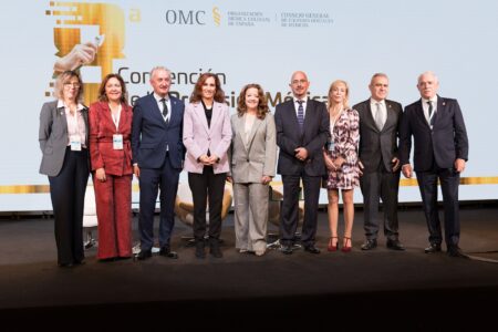 El Dr. Tomás Cobo abre la 8ª Convención de la Profesión Médica ensalzando la labor de los médicos en la defensa de la dignidad del ser humano