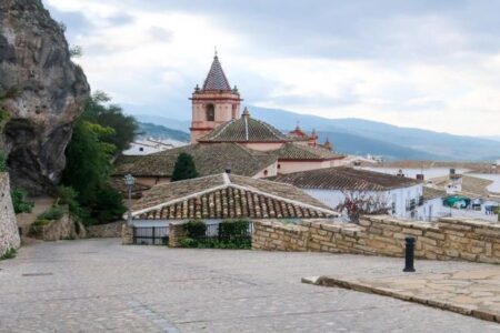Excursión de los médicos séniors a Seténil de las Bodegas y Zahara de la Sierra el próximo 18 de enero