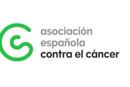 Sevilla se vuelca contra el cáncer en el Alcázar