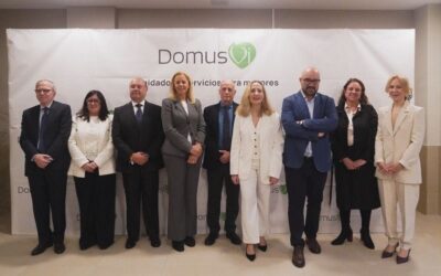 El Colegio de Médicos asiste a la inauguración de una nueva residencia de mayores