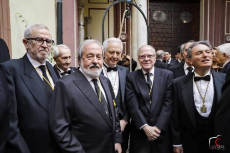Representación del Colegio de Médicos en el Santo Entierro