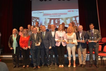 El Colegios de Médicos de Sevilla recoge el premio solidario de UGT Sevilla