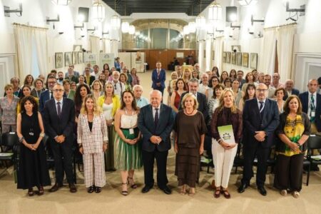 Lectura del ‘Pacto por el Recuerdo’ en el Parlamento de Andalucía con llamamiento a adoptar medidas inmediatas para avanzar en la «lucha real» contra el alzhéimer