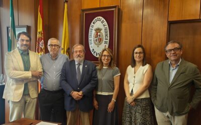 El Colegio de Médicos de Sevilla y la UPO firman un nuevo acuerdo de colaboración para la impartición de microcredenciales en la rama médico – sanitaria