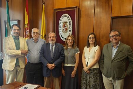 El Colegio de Médicos de Sevilla y la UPO firman un nuevo acuerdo de colaboración para la impartición de microcredenciales en la rama médico – sanitaria