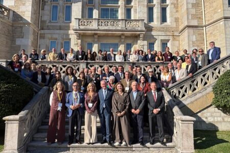 La Escuela de la Profesión Médica se consolida como un laboratorio del futuro para médicos y sector salud