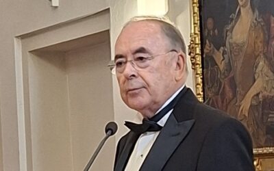 El Profesor Martín Navarro Merino toma posesión como Académico de Número de Pediatría Social en la RAMSE