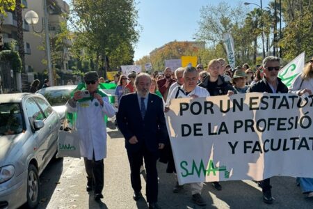 El colegio de Médicos muestra su apoyo a las protestas contra el borrador de Estatuto Marco
