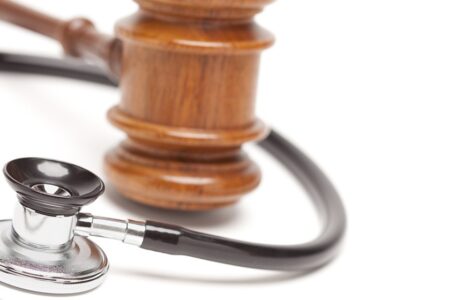 Convocatoria para la inscripción en el listado de médicos peritos