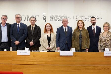 La profesión médica reivindica su papel central en el sistema sanitario con la Declaración de Derechos Fundamentales