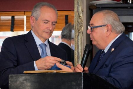 El Ateneo de Triana otorga la Medalla de Plata a Luis Capitán