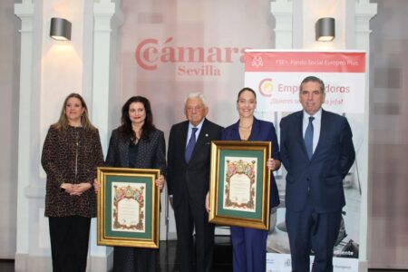 La Cámara de Comercio galardona a la Dra. Rocío Vázquez con motivo del Día de la Mujer