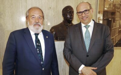 El presidente del Colegio de Médicos de Sevilla asiste a la entrega del XXVI Premio Joaquín Romero Murube de ABC